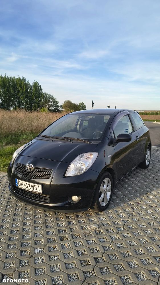 Toyota Yaris 1.3 - 4