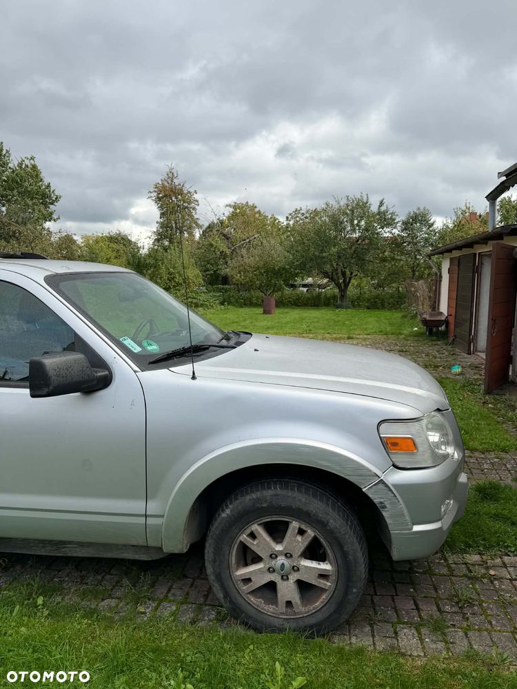 Ford Explorer - 6