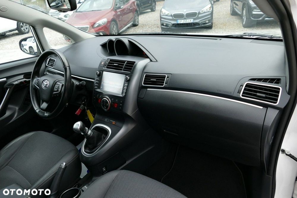 Toyota Verso 1.6 D-4D Premium - 27
