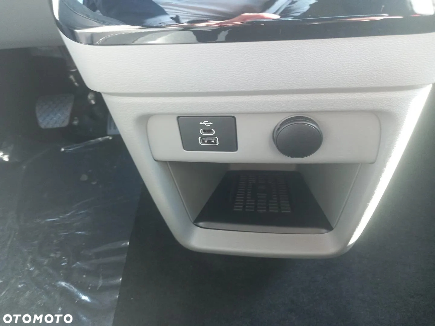 Ford Tourneo Custom 2.5 PHEV CVT 340 L2 Titanium X - 13