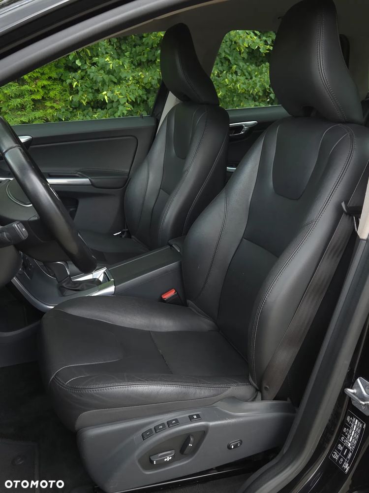 Volvo XC 60 D3 Geartronic Summum - 16