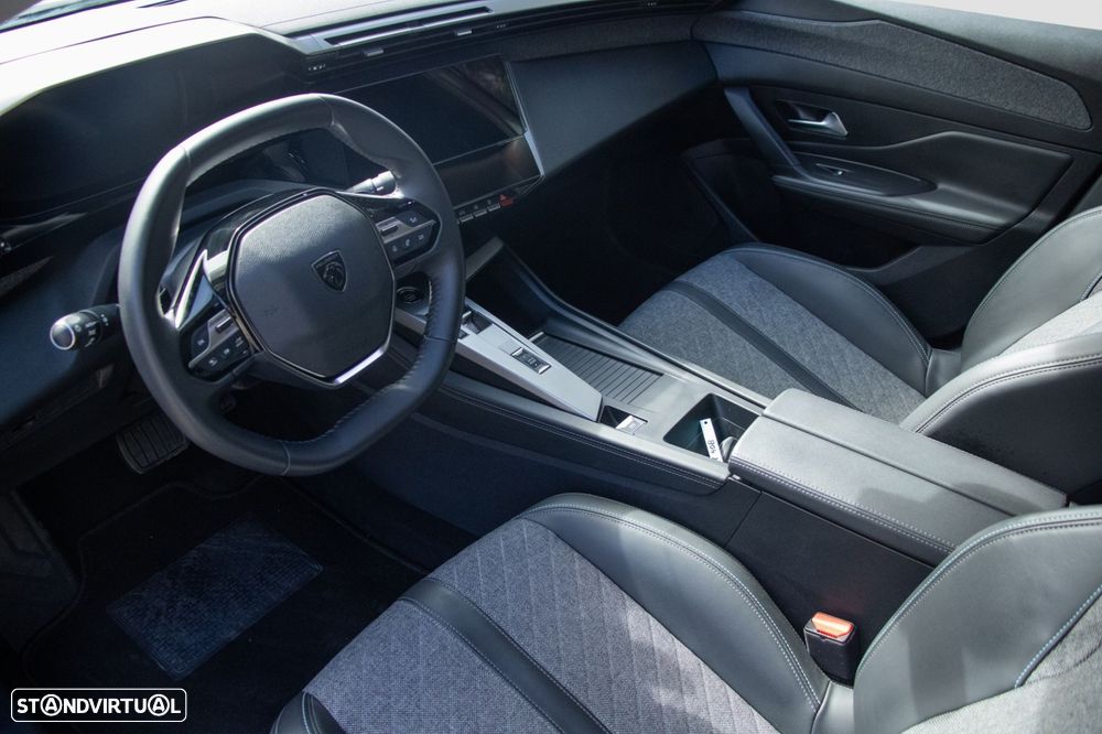 Peugeot 408 1.2 PureTech Allure Pack EAT8 - 8