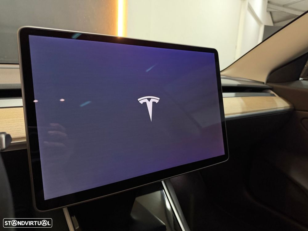 Tesla Model 3 Long Range AWD Dual Motor Performance - 17