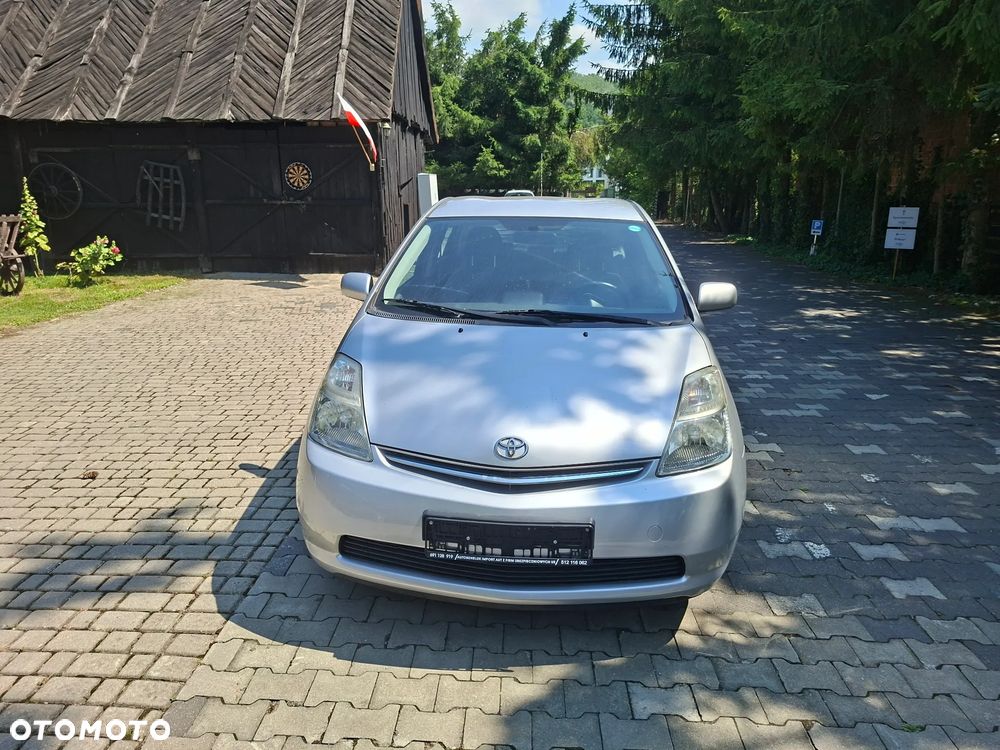 Toyota Prius 1.5 VVT-i Sol - 2