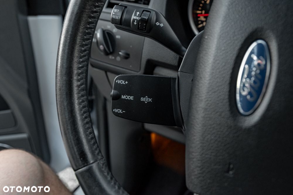 Ford Kuga 2.5 4x4 Trend - 33