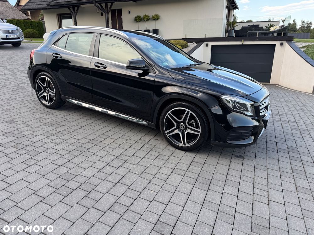 Mercedes-Benz GLA 200 d AMG Line - 4