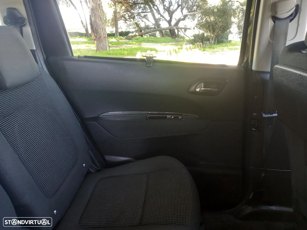 Peugeot 5008 BlueHDI 120 Stop & Start Style - 23