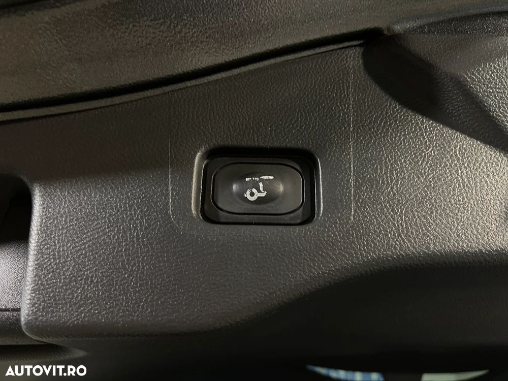 Ford Mondeo 2.0 HEV Titanium - 22