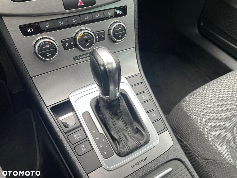Volkswagen Passat - 29