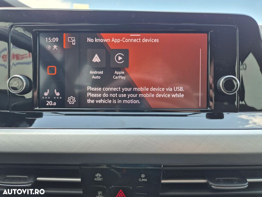 Volkswagen Golf 1.0 eTSI DSG MHEV Life - 24