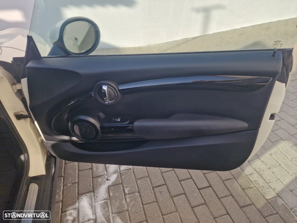 MINI 3 Portas One D - 11