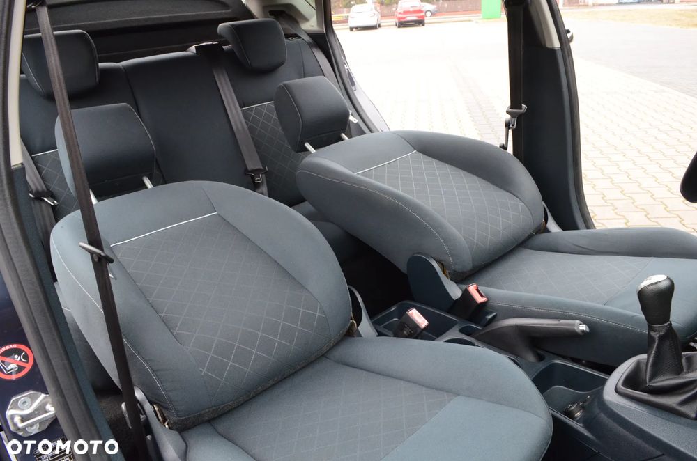 Ford Fiesta 1.25 Ambiente - 36