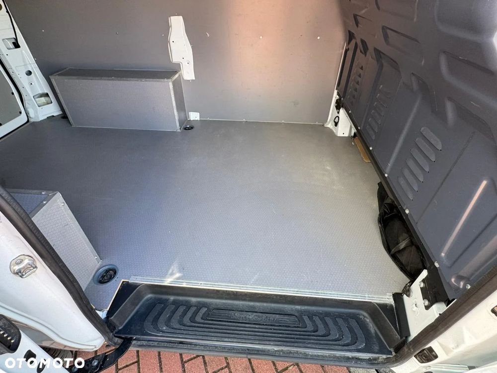 Mercedes-Benz Vito - 11