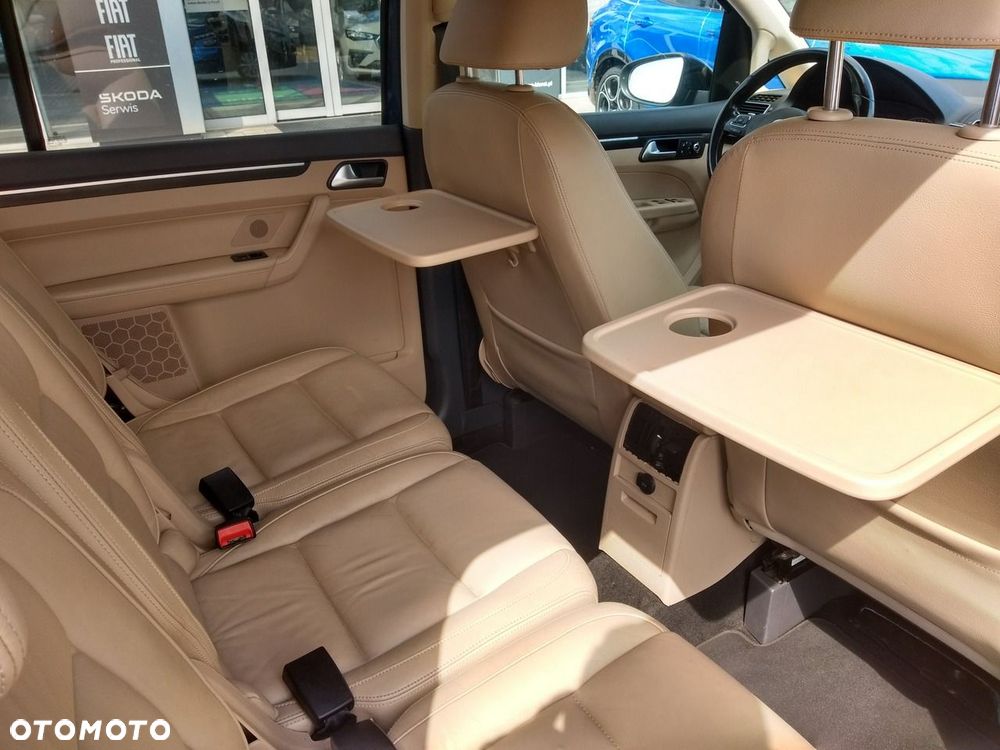 Volkswagen Touran - 25