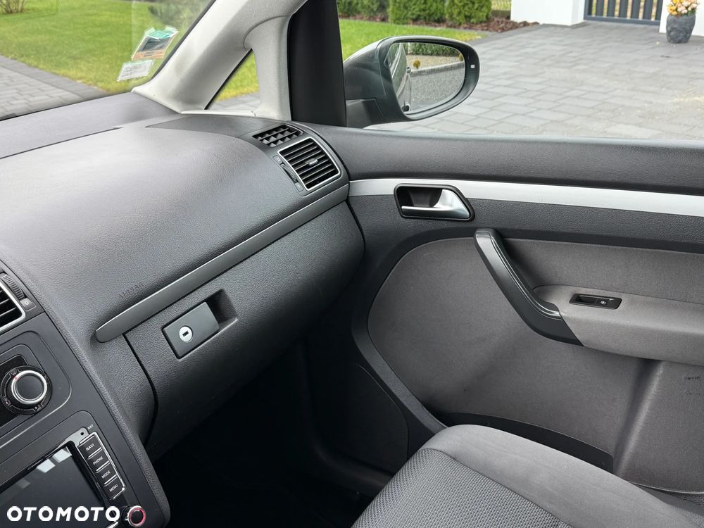 Volkswagen Touran 1.6 TDI DPF BlueMotion Technology Trendline - 30