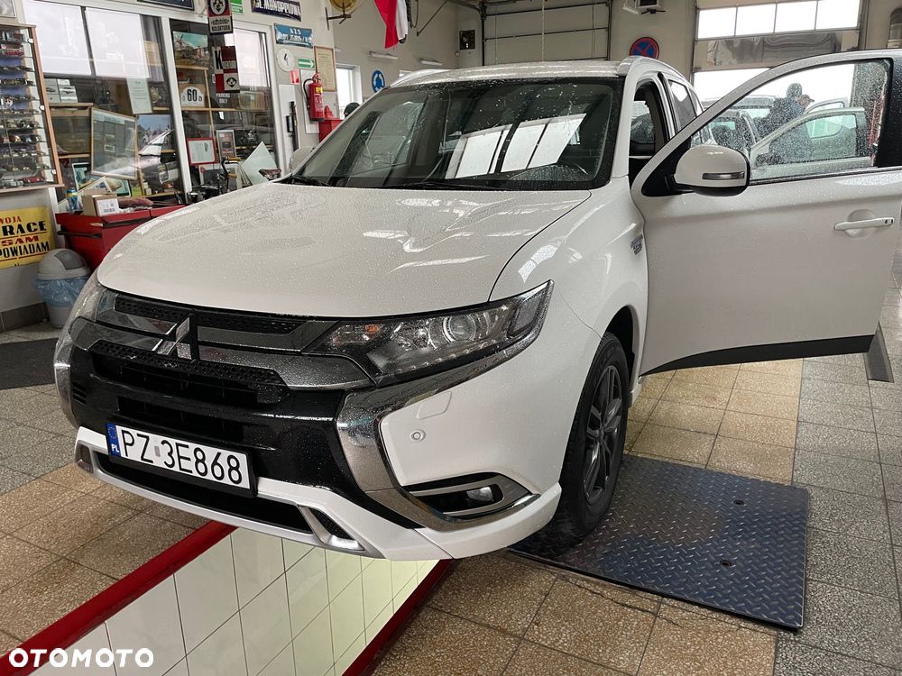 Mitsubishi Outlander 2.4 4WD Plug-In Hybrid Diamant+ - 2