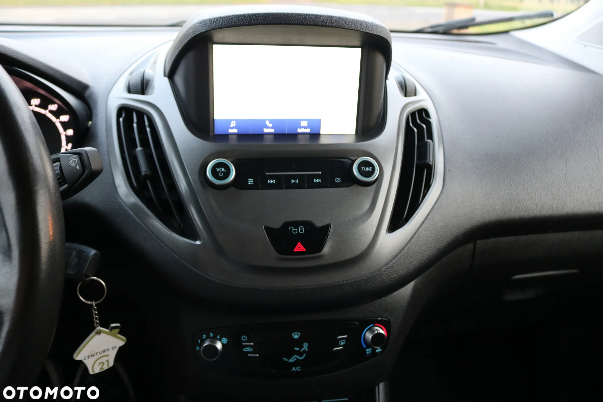 Ford Courier - 13