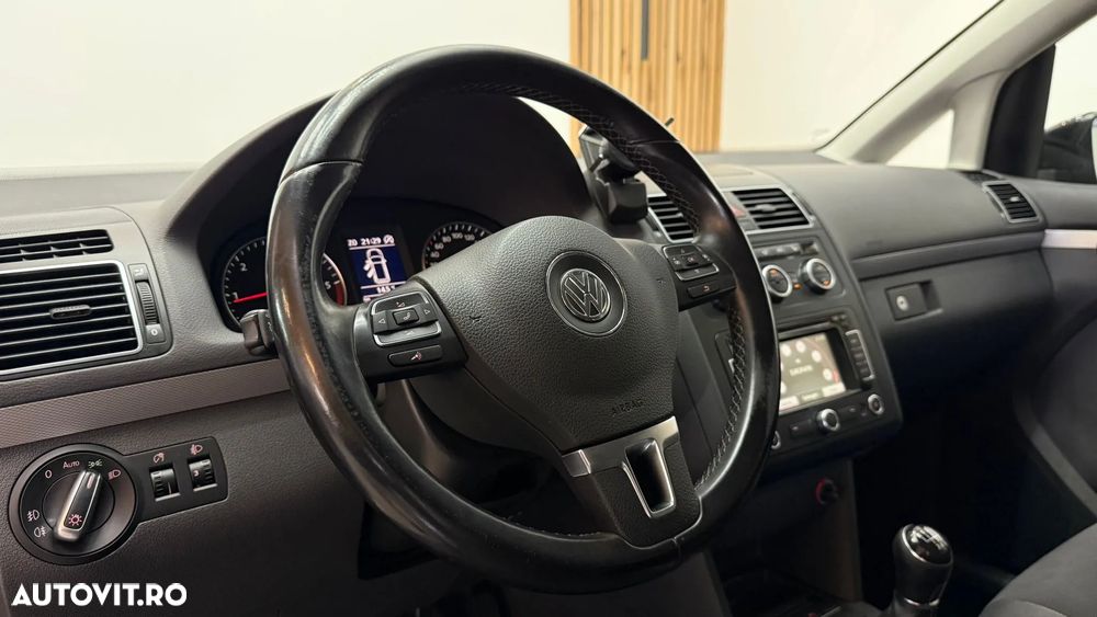 Volkswagen Touran 2.0 TDI BlueMotion Technology Highline - 21