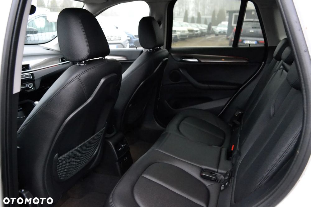 BMW X1 sDrive18i Advantage - 11