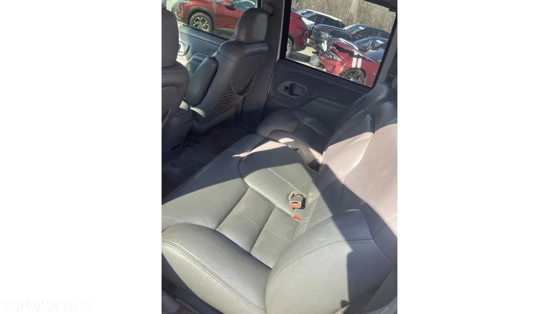 Chevrolet Suburban - 17