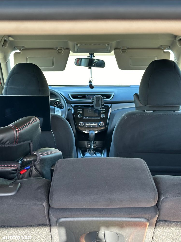 Nissan Rogue - 15