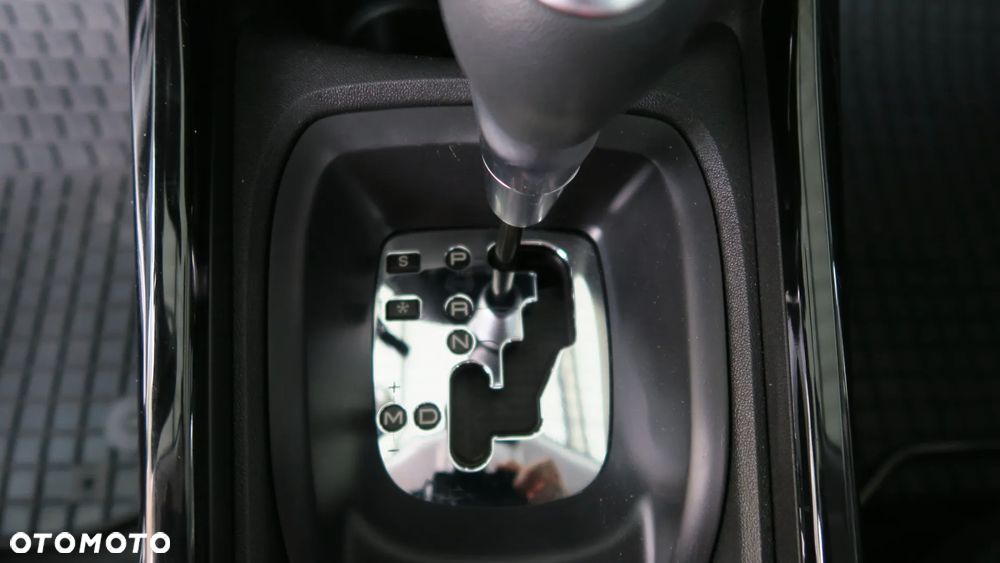 Peugeot 2008 1.2 Pure Tech Style S&S EAT6 - 25