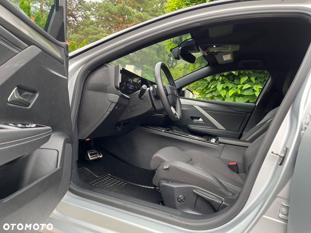 Opel Astra 1.2 T GS Line S&S - 12