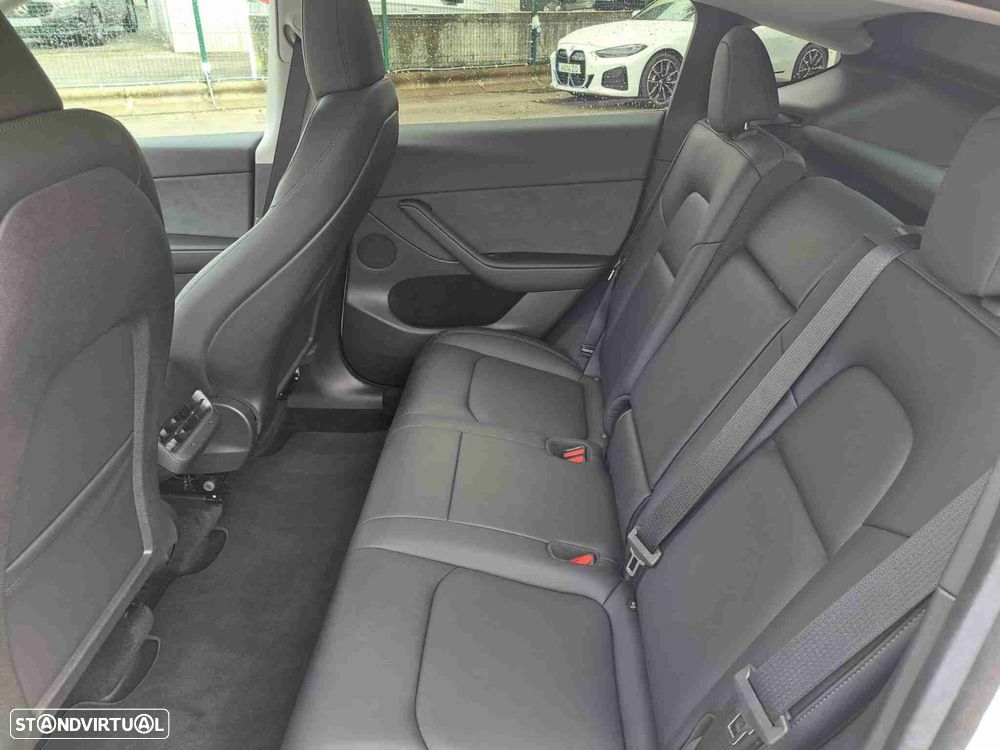 Tesla Model Y RWD - 8