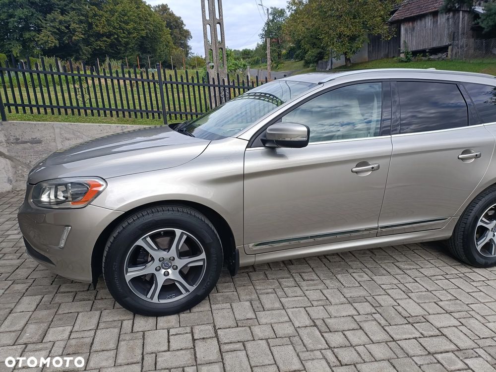 Volvo XC 60 T6 AWD Momentum - 2