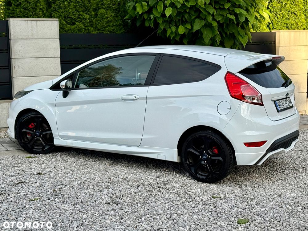 Ford Fiesta 1.6 EcoBoost ST - 10