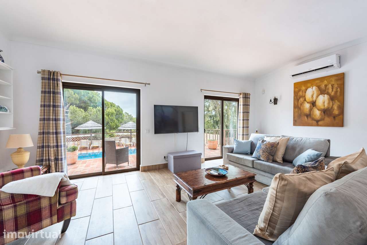 Villa com frente ao golfe e vista para o mar e piscina privada no Sant - Grande imagem: 2/38