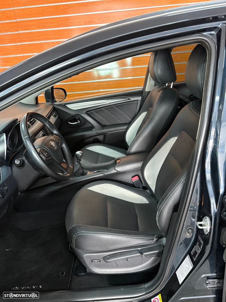 Toyota Avensis Touring Sports 1.6 D-4D Luxury+GPS - 11