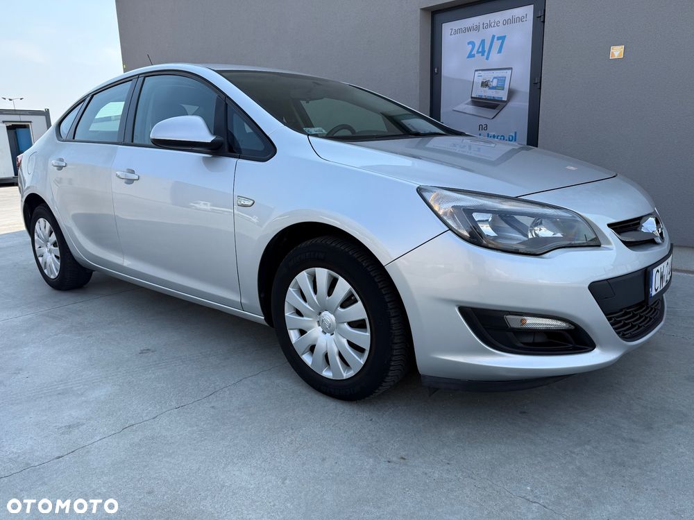 Opel Astra 1.6 Essentia EU6 - 11