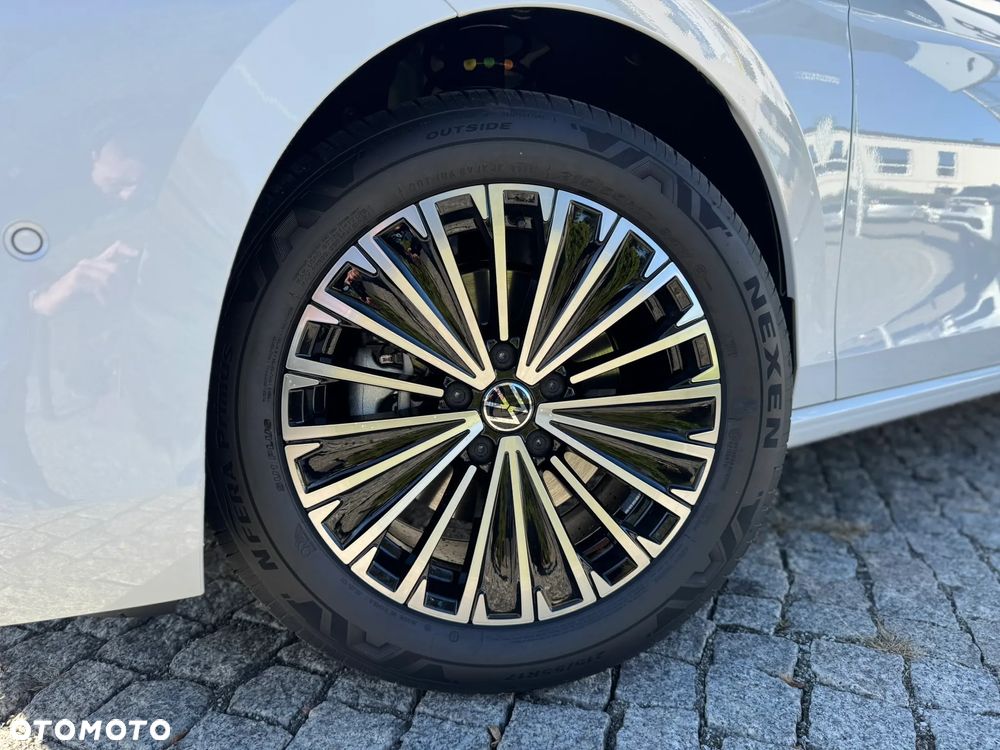 Volkswagen Passat 2.0 TDI SCR Elegance DSG - 10