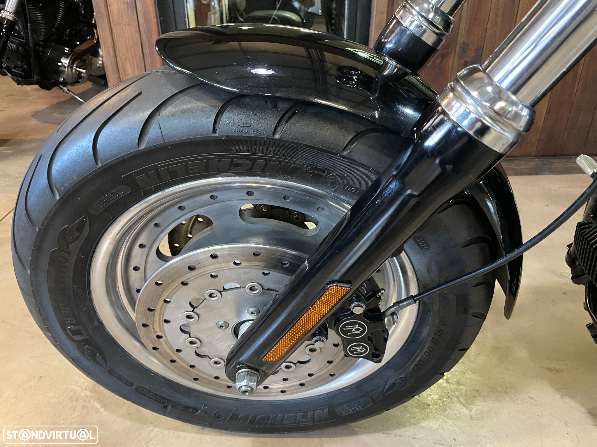 Harley-Davidson Dyna Fat Bob - 13