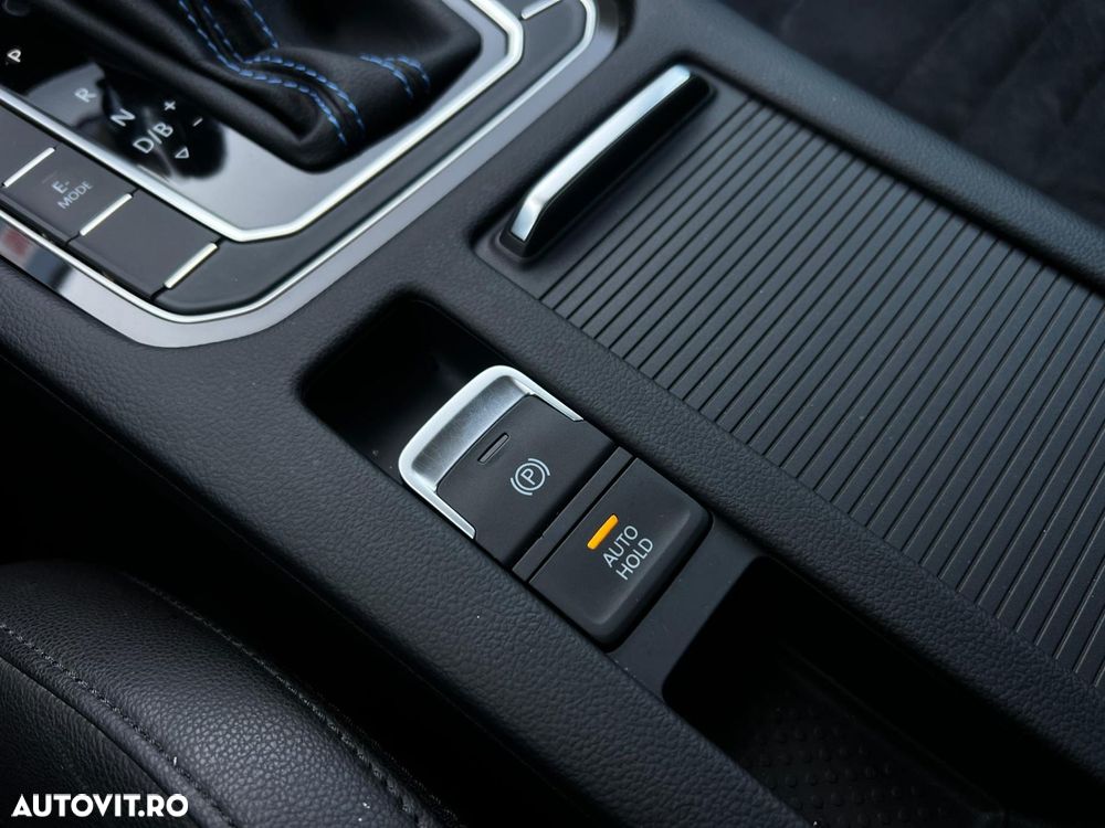 Volkswagen Passat - 14