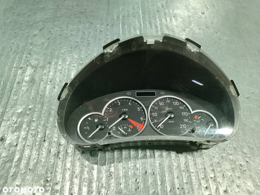 LICZNIK PEUGEOT 206 9656696680 1.4 16V - 1