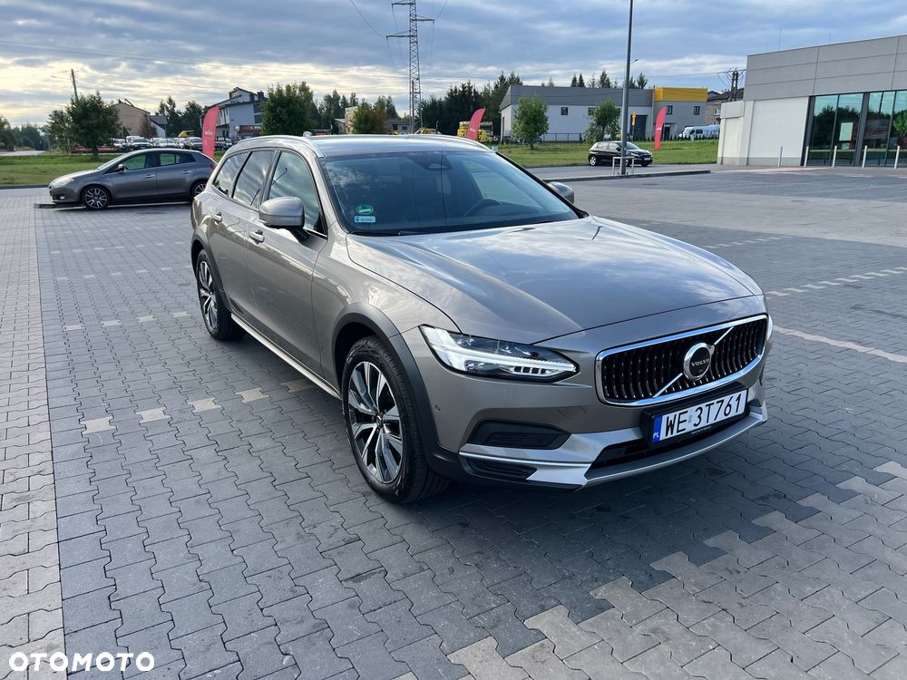 Volvo V90 Cross Country D5 SCR AWD Momentum Pro - 1