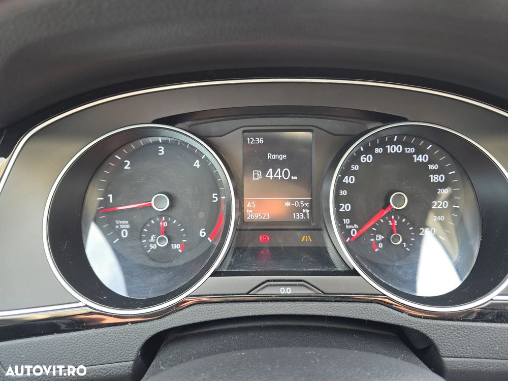 Volkswagen Passat 2.0 TDI SCR BlueMotion Comfortline - 22