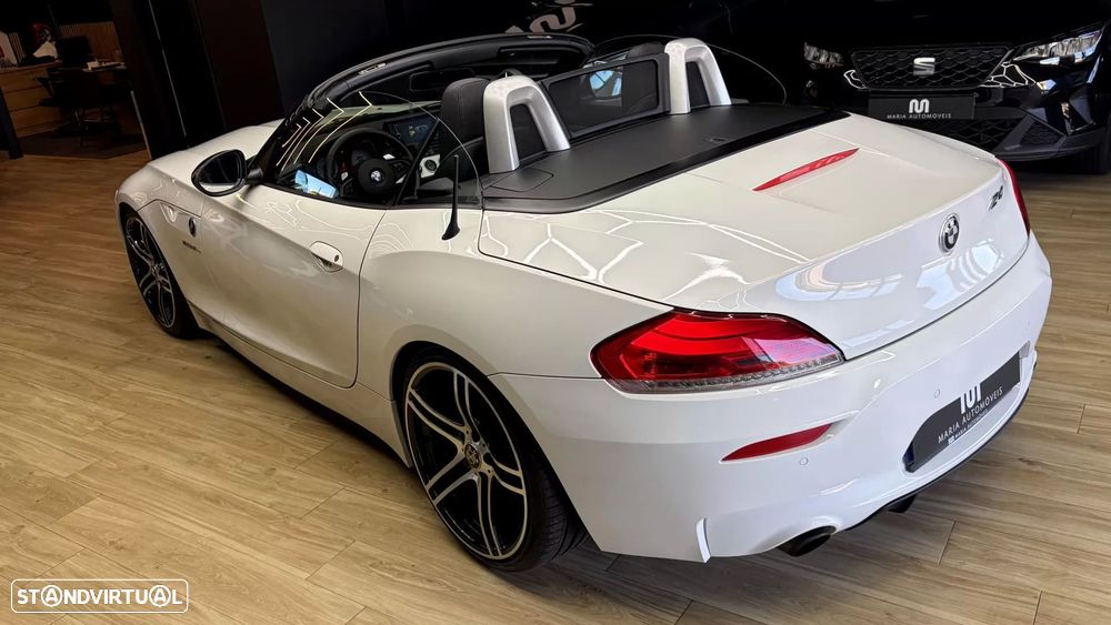BMW Z4 35 is Auto - 14