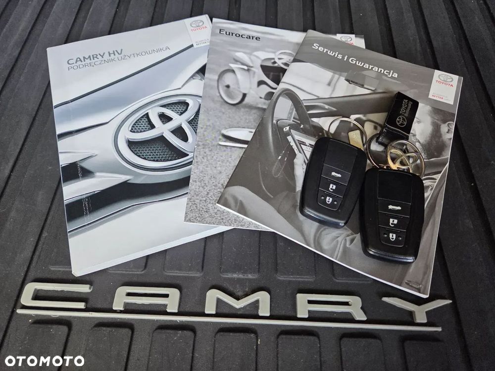 Toyota Camry 2.5 Hybrid Comfort CVT - 28