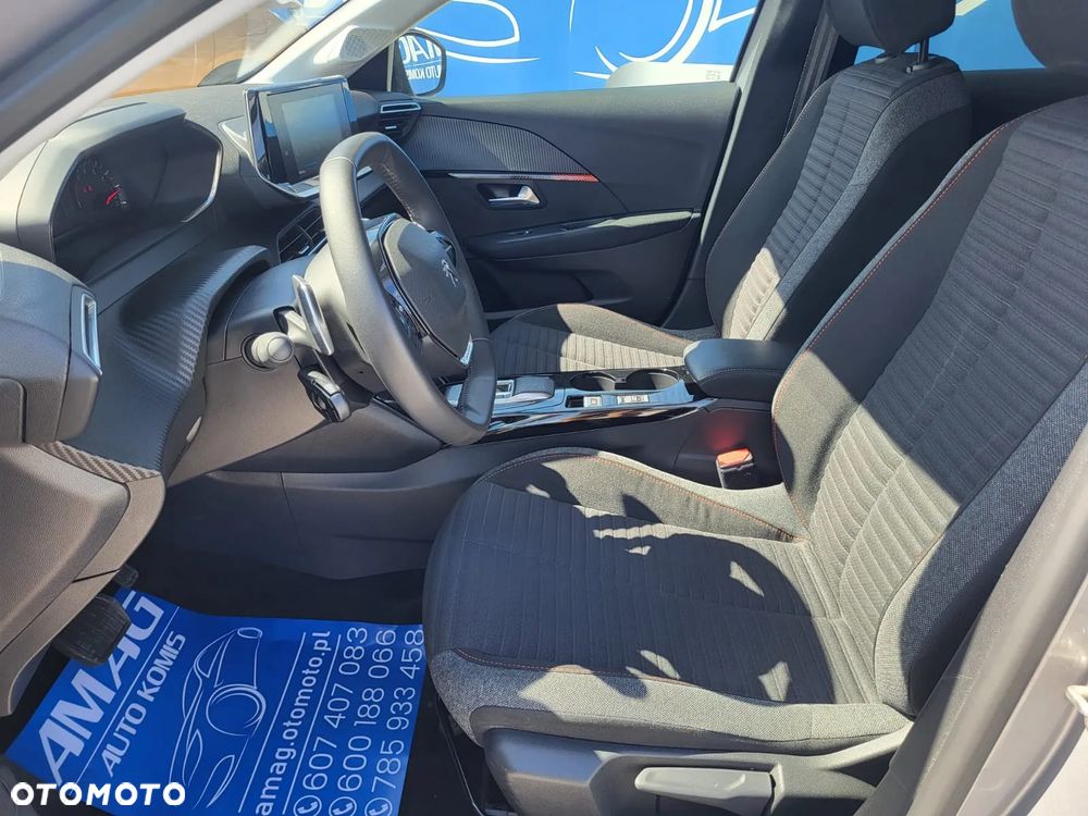 Peugeot 208 PureTech 100 EAT8 Allure - 14