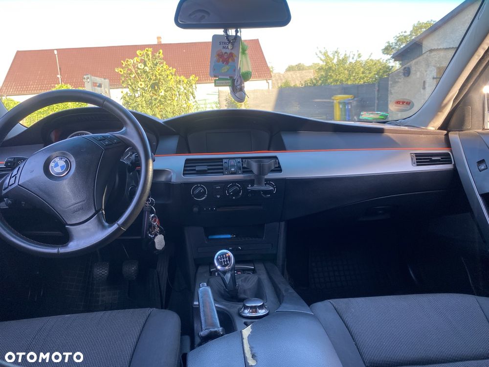 BMW E60 2003 photo 4