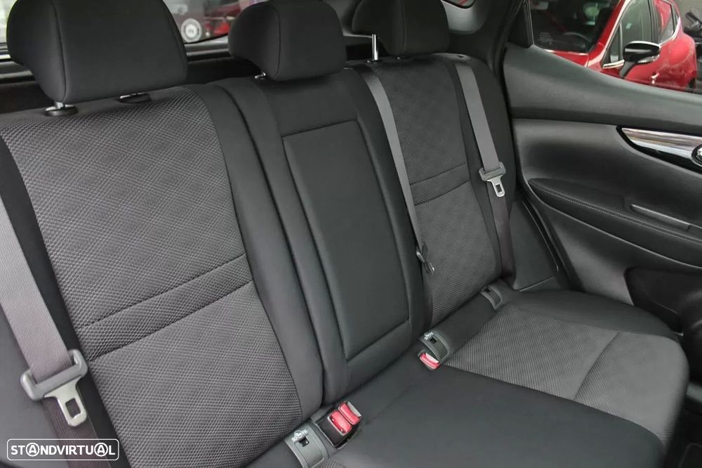 Nissan Qashqai 1.5 dCi N-Connecta - 16