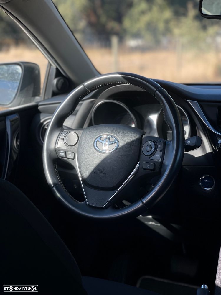 Toyota Auris Touring Sports 1.8 HSD Comfort +P.Sport+Navi - 13