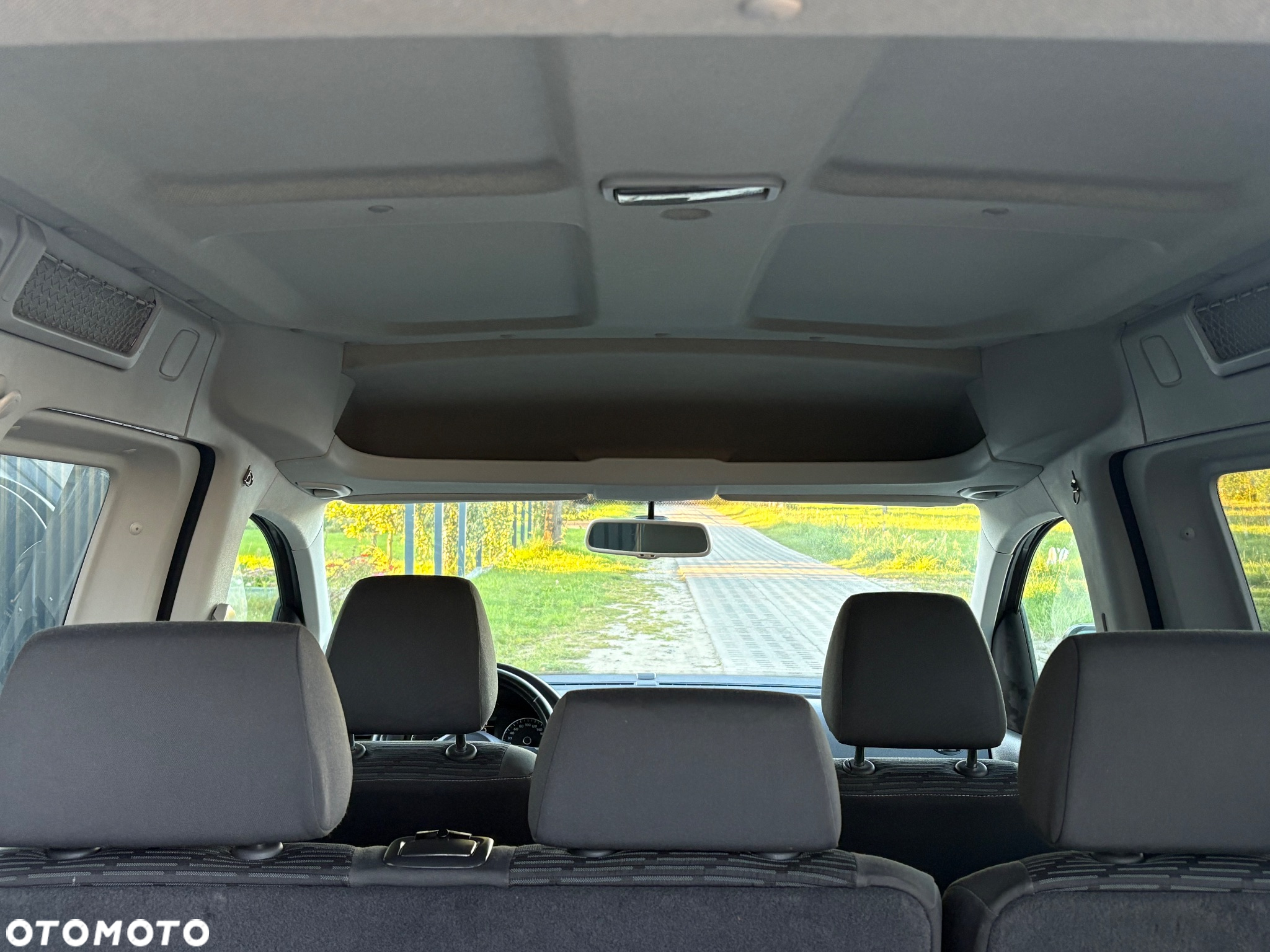 Volkswagen Caddy 1.6 TDI Comfortline DSG - 22