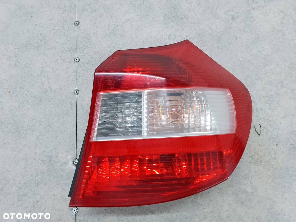 LAMPA TYLNA PRAWA BMW 1 E87 6924502 HATCHBACK 5D - 1