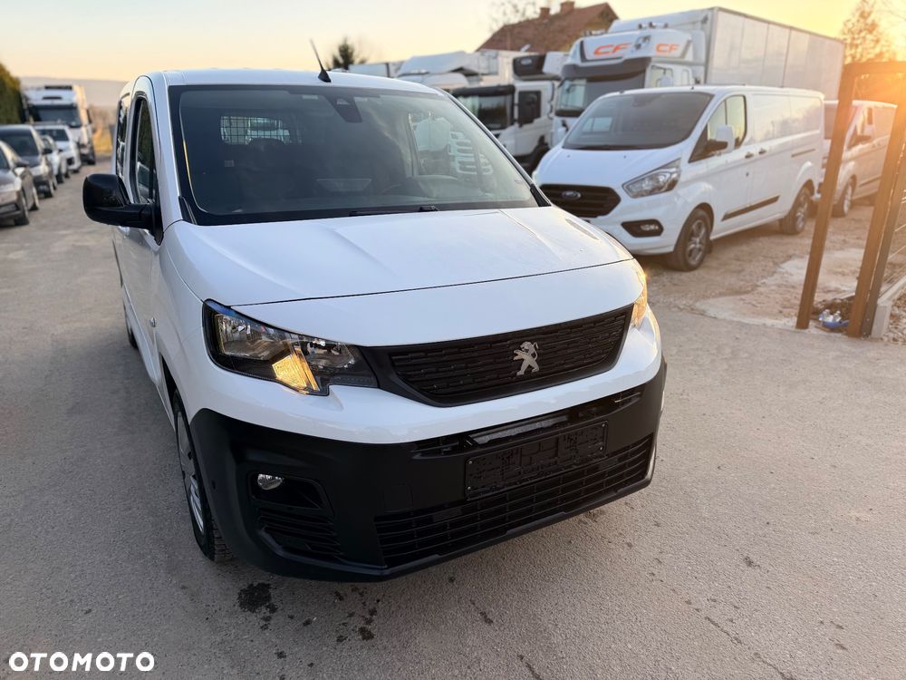 Peugeot Partner  21r 130 HK Niski przebieg 1wł ASO 5 dzwi Euro6.2/ford/opel/citroen - 4
