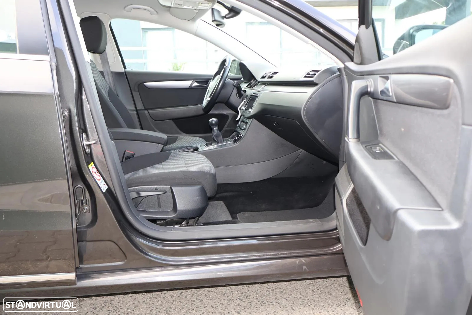 VW Passat 1.6 TDI BlueMotion - 27