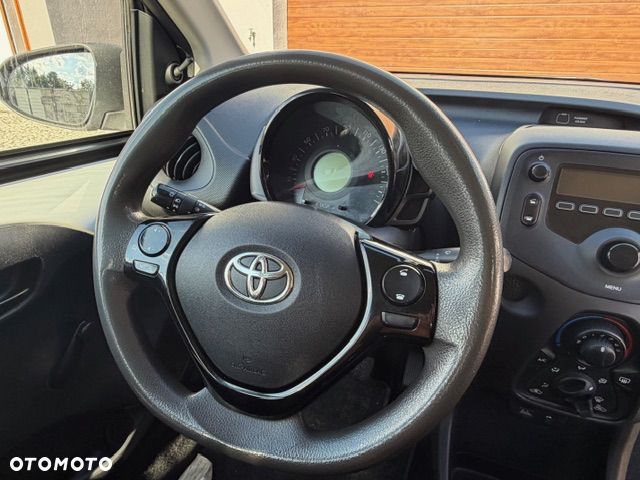 Toyota Aygo x - 18
